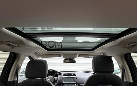 Jaguar F-Pace, 2017 год, 2 595 000 рублей, 23 фотография