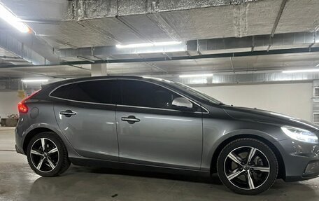 Volvo V40 II рестайлинг, 2019 год, 2 285 000 рублей, 3 фотография
