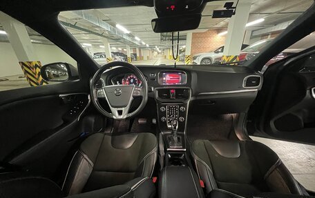 Volvo V40 II рестайлинг, 2019 год, 2 285 000 рублей, 10 фотография