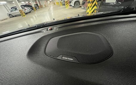 Volvo V40 II рестайлинг, 2019 год, 2 285 000 рублей, 14 фотография