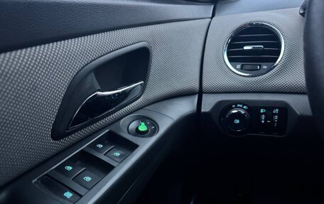 Chevrolet Cruze II, 2009 год, 565 000 рублей, 26 фотография