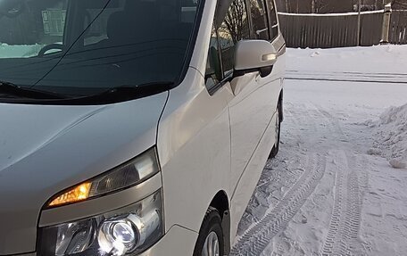 Toyota Voxy II, 2011 год, 1 499 000 рублей, 3 фотография