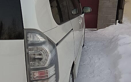 Toyota Voxy II, 2011 год, 1 499 000 рублей, 5 фотография