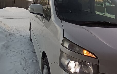 Toyota Voxy II, 2011 год, 1 499 000 рублей, 4 фотография