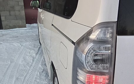 Toyota Voxy II, 2011 год, 1 499 000 рублей, 6 фотография
