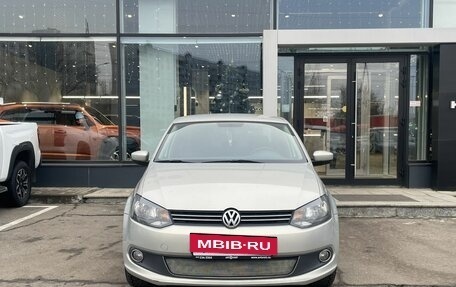 Volkswagen Polo VI (EU Market), 2011 год, 852 000 рублей, 2 фотография