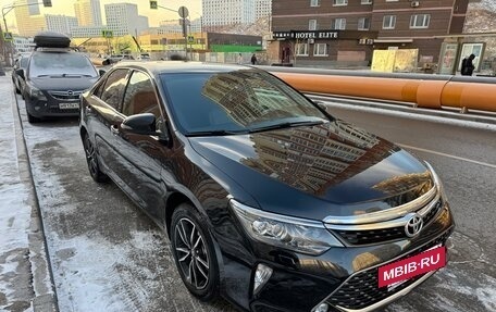 Toyota Camry, 2017 год, 2 099 000 рублей, 6 фотография
