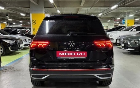 Volkswagen Tiguan II, 2023 год, 3 217 400 рублей, 4 фотография
