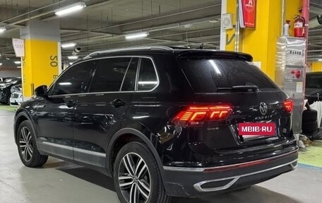 Volkswagen Tiguan II, 2023 год, 3 217 400 рублей, 2 фотография