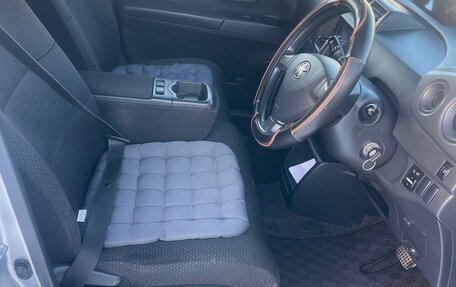 Toyota bB II рестайлинг, 2006 год, 537 000 рублей, 24 фотография