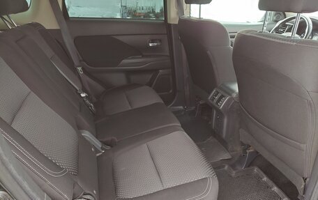 Mitsubishi Outlander III рестайлинг 3, 2019 год, 2 150 000 рублей, 12 фотография