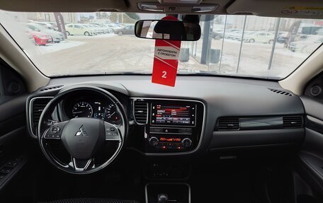 Mitsubishi Outlander III рестайлинг 3, 2019 год, 2 150 000 рублей, 10 фотография