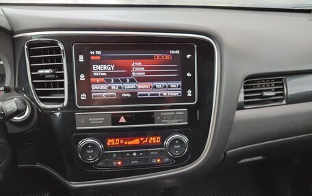 Mitsubishi Outlander III рестайлинг 3, 2019 год, 2 150 000 рублей, 9 фотография