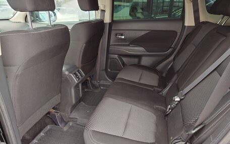 Mitsubishi Outlander III рестайлинг 3, 2019 год, 2 150 000 рублей, 13 фотография