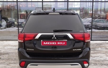 Mitsubishi Outlander III рестайлинг 3, 2019 год, 2 150 000 рублей, 6 фотография