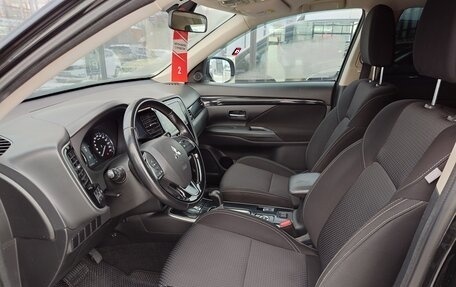 Mitsubishi Outlander III рестайлинг 3, 2019 год, 2 150 000 рублей, 7 фотография