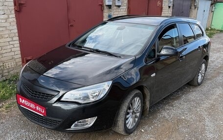 Opel Astra J, 2011 год, 750 000 рублей, 3 фотография