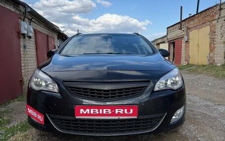 Opel Astra J, 2011 год, 750 000 рублей, 2 фотография