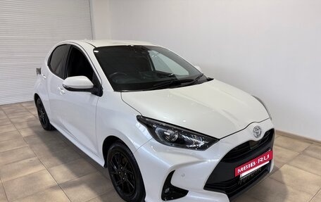 Toyota Yaris, 2020 год, 1 400 000 рублей, 2 фотография