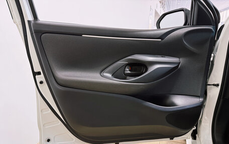 Toyota Yaris, 2020 год, 1 400 000 рублей, 23 фотография