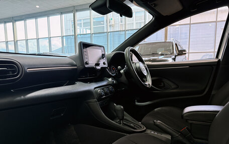 Toyota Yaris, 2020 год, 1 400 000 рублей, 17 фотография