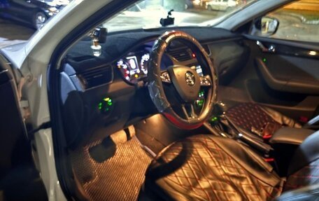 Skoda Octavia, 2017 год, 1 350 000 рублей, 10 фотография