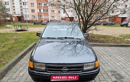 Opel Astra F, 1992 год, 120 000 рублей, 1 фотография