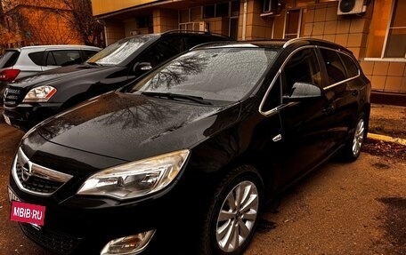 Opel Astra J, 2012 год, 630 000 рублей, 2 фотография