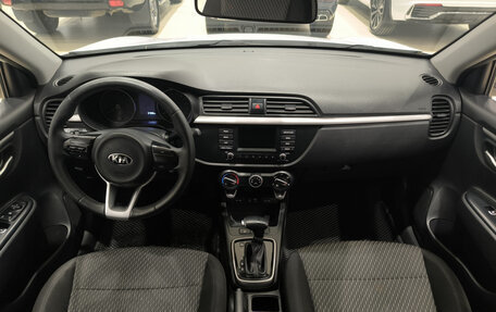 KIA Rio IV, 2018 год, 950 000 рублей, 17 фотография