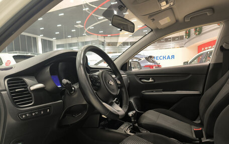 KIA Rio IV, 2018 год, 950 000 рублей, 20 фотография