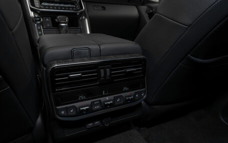 Toyota Land Cruiser, 2025 год, 16 400 000 рублей, 17 фотография