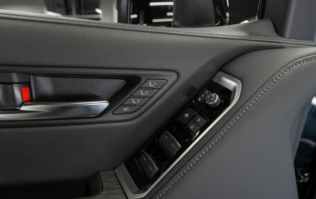 Toyota Land Cruiser, 2025 год, 16 400 000 рублей, 18 фотография