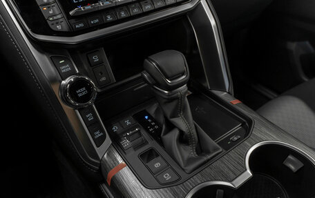 Toyota Land Cruiser, 2025 год, 16 400 000 рублей, 23 фотография