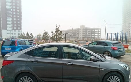 Hyundai Solaris II рестайлинг, 2015 год, 950 000 рублей, 4 фотография