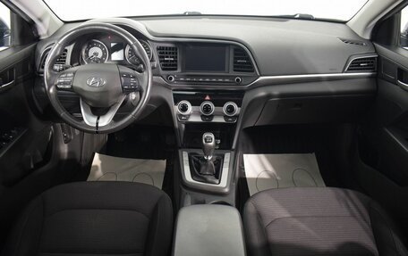 Hyundai Elantra VI рестайлинг, 2019 год, 1 450 000 рублей, 10 фотография