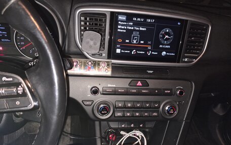 KIA Sportage IV рестайлинг, 2020 год, 2 600 000 рублей, 1 фотография