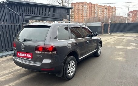 Volkswagen Touareg III, 2010 год, 1 600 000 рублей, 2 фотография