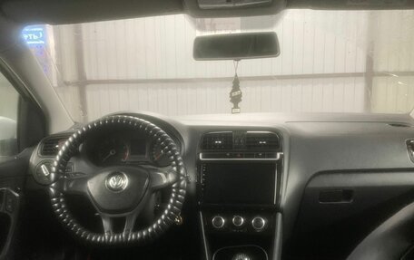 Volkswagen Polo VI (EU Market), 2015 год, 690 000 рублей, 8 фотография