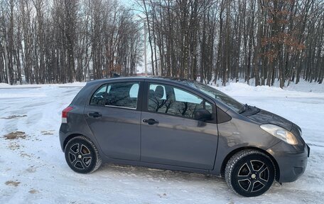 Toyota Yaris III рестайлинг, 2009 год, 550 000 рублей, 4 фотография