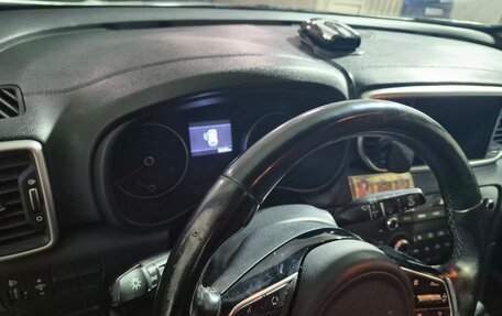 KIA Sportage IV рестайлинг, 2020 год, 2 600 000 рублей, 2 фотография