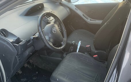 Toyota Yaris III рестайлинг, 2009 год, 550 000 рублей, 9 фотография