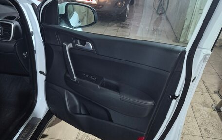 KIA Sportage IV рестайлинг, 2020 год, 2 600 000 рублей, 19 фотография