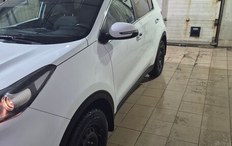 KIA Sportage IV рестайлинг, 2020 год, 2 600 000 рублей, 26 фотография