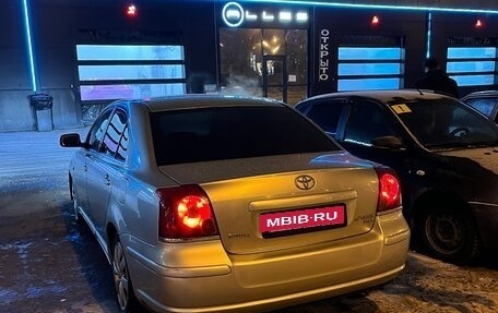 Toyota Avensis III рестайлинг, 2004 год, 490 000 рублей, 2 фотография