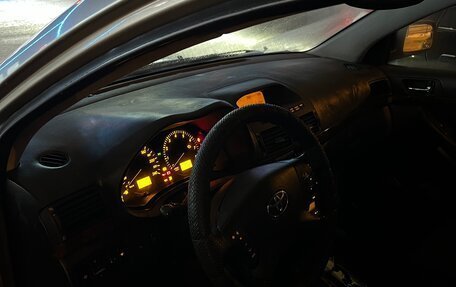 Toyota Avensis III рестайлинг, 2004 год, 490 000 рублей, 6 фотография