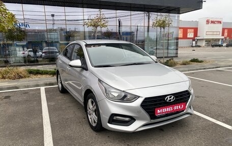 Hyundai Solaris II рестайлинг, 2017 год, 1 075 000 рублей, 1 фотография