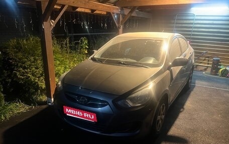 Hyundai Solaris II рестайлинг, 2013 год, 620 000 рублей, 3 фотография