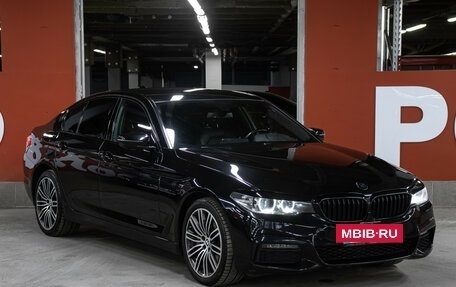 BMW 5 серия, 2019 год, 2 900 000 рублей, 3 фотография