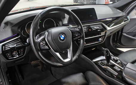 BMW 5 серия, 2019 год, 2 900 000 рублей, 16 фотография