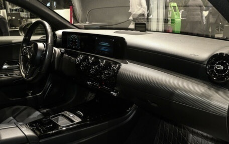 Mercedes-Benz A-Класс, 2019 год, 1 898 000 рублей, 11 фотография